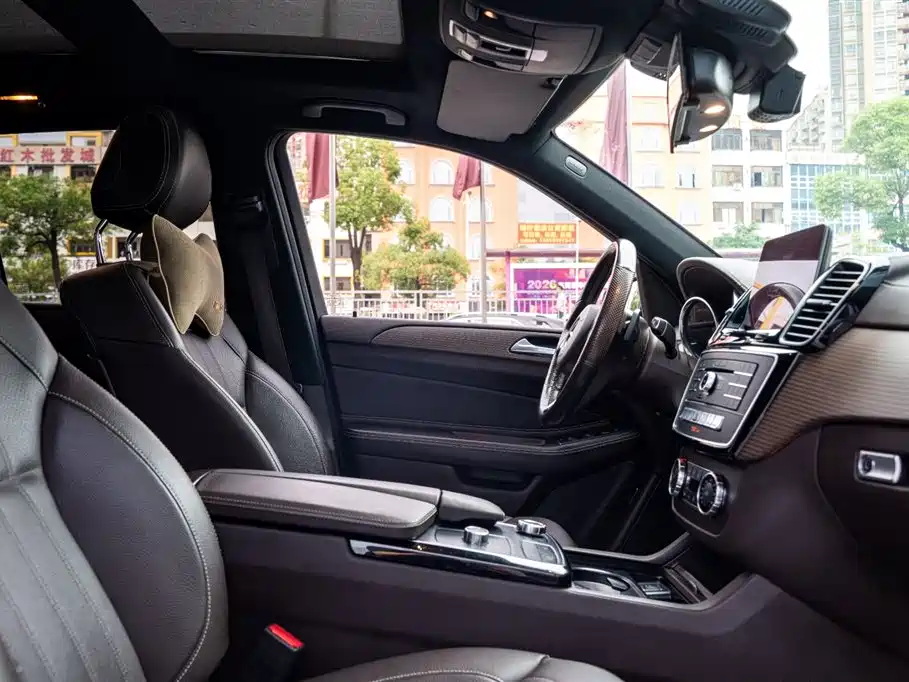 Mercedes-Benz GLE 2018 GLE 400 4MATIC Ultimate Edition фото 14