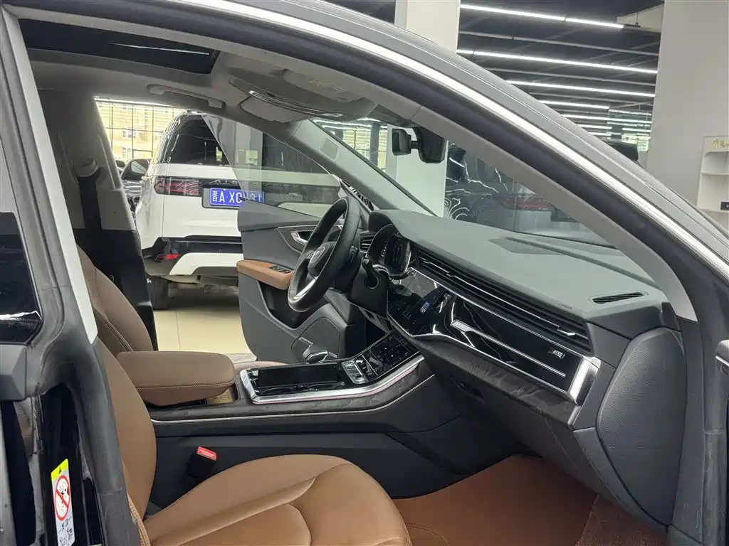 Audi Q8 2019 55 TFSI Luxury Dynamic фото 8