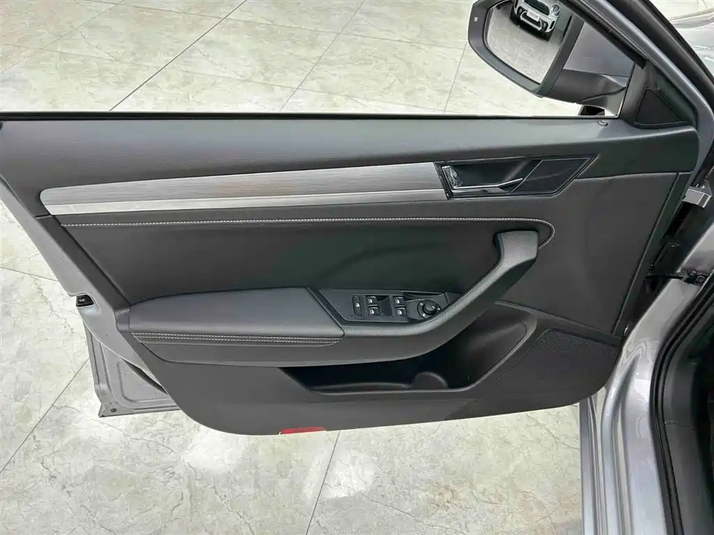 Škoda Superb 2024 TSI280 DSG Premium Edition фото 10