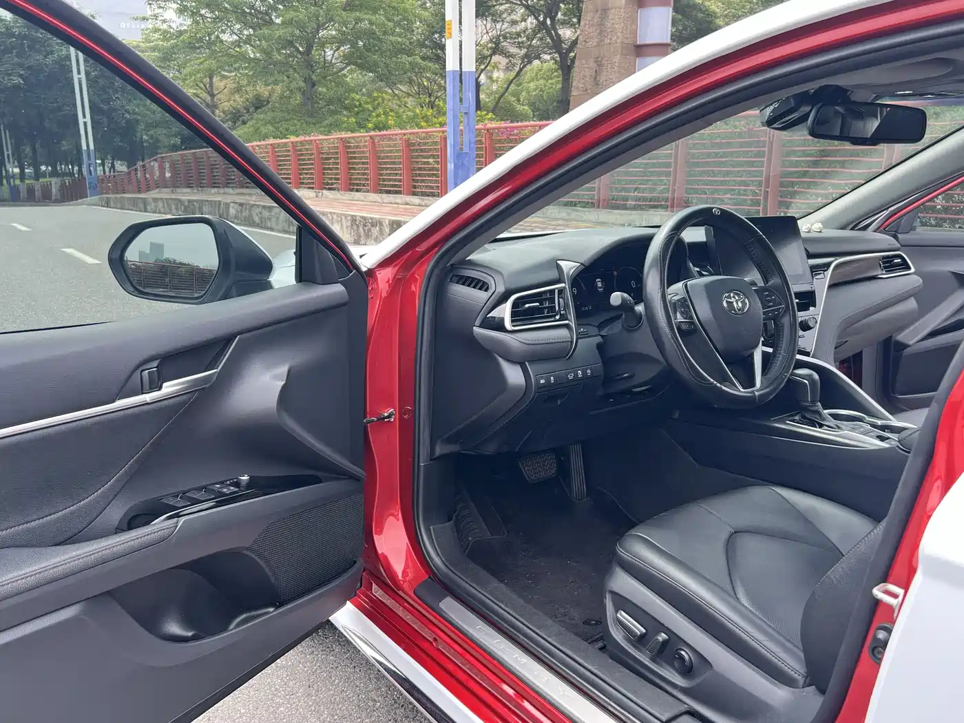 Toyota Camry 2023 2.5G Luxury Edition фото 10