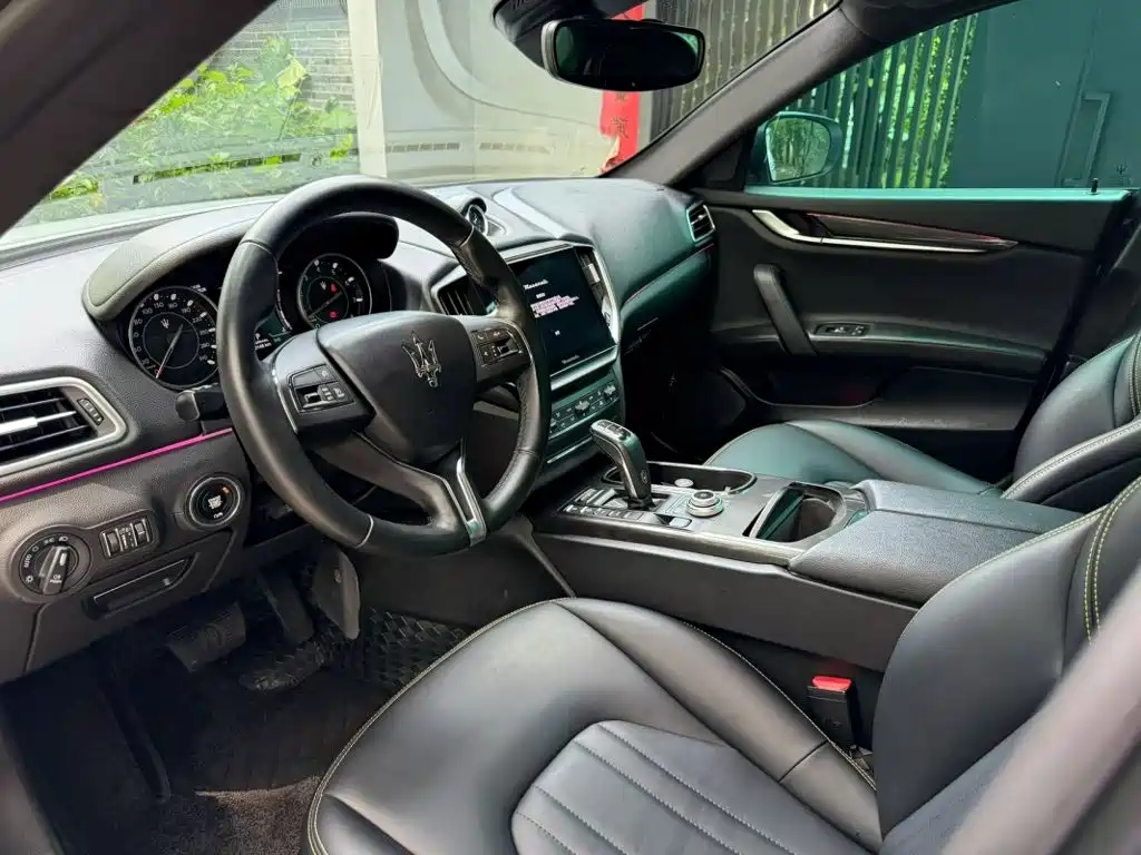 Фото 7 - Maserati Ghibli