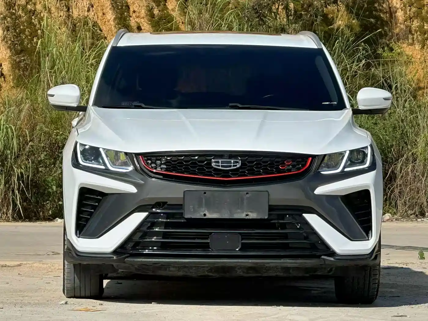 Фото 2 - Geely Binyue