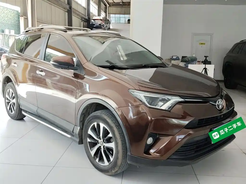 Toyota RAV4 Rongfang 2016 2.0L CVT 2WD Trend (China V) фото 4