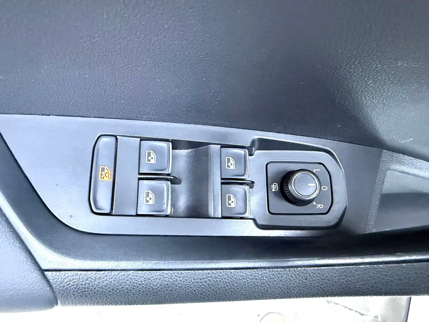Škoda Karoq 2021 TSI280 Luxury Edition фото 13