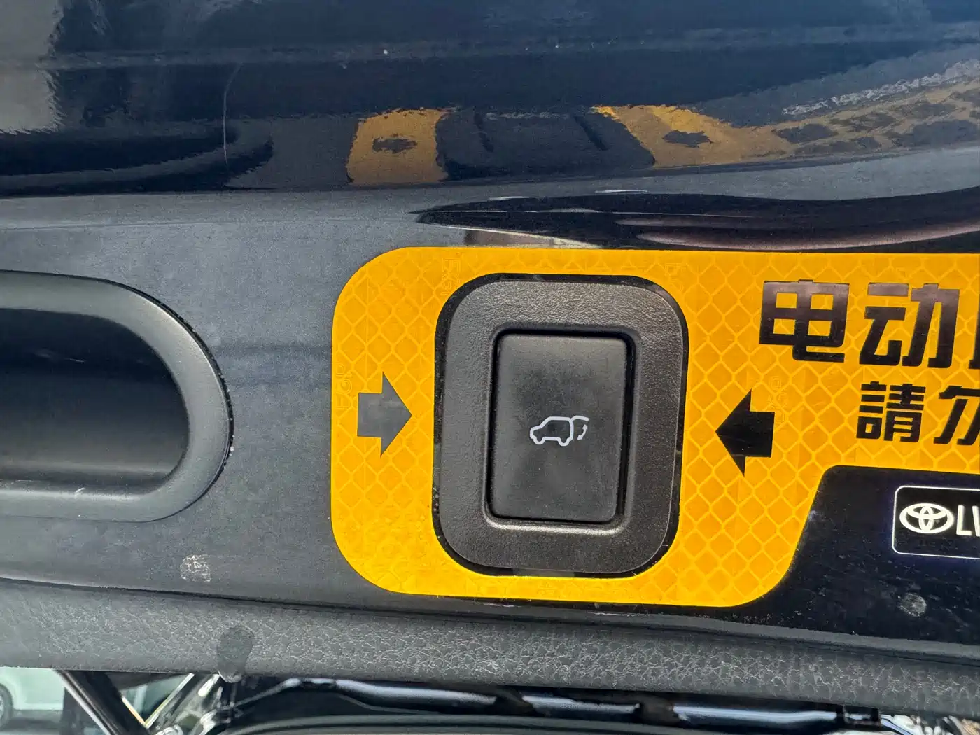Toyota Highlander 2018 2.0T 4WD Premium 7-seater (China V) фото 12
