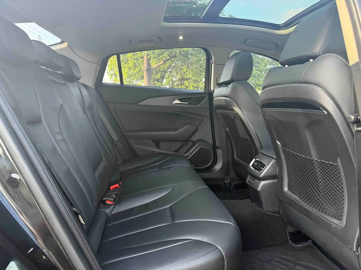 Hongqi H5 2020 1.8T Automatic Smart Connection Qi Enjoy Edition фото 12