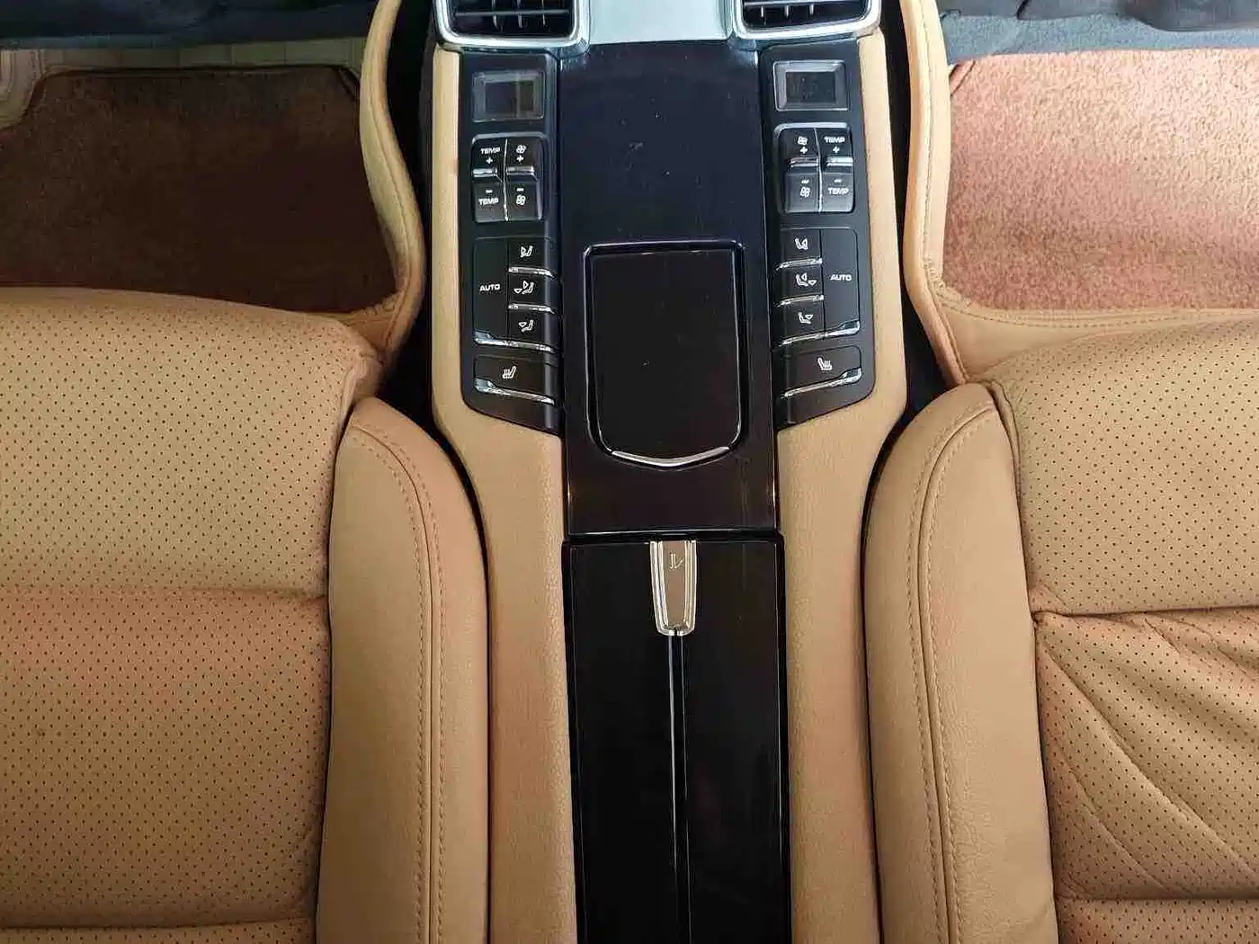 Porsche Panamera 2013 Panamera 4 Platinum Edition 3.6L фото 15