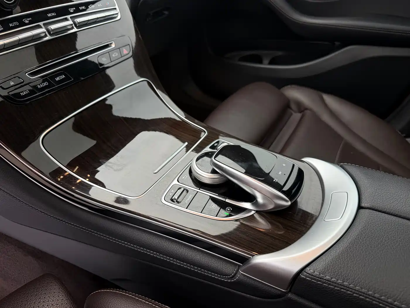 Mercedes-Benz GLC 2019 GLC 260 4MATIC Dynamic фото 4
