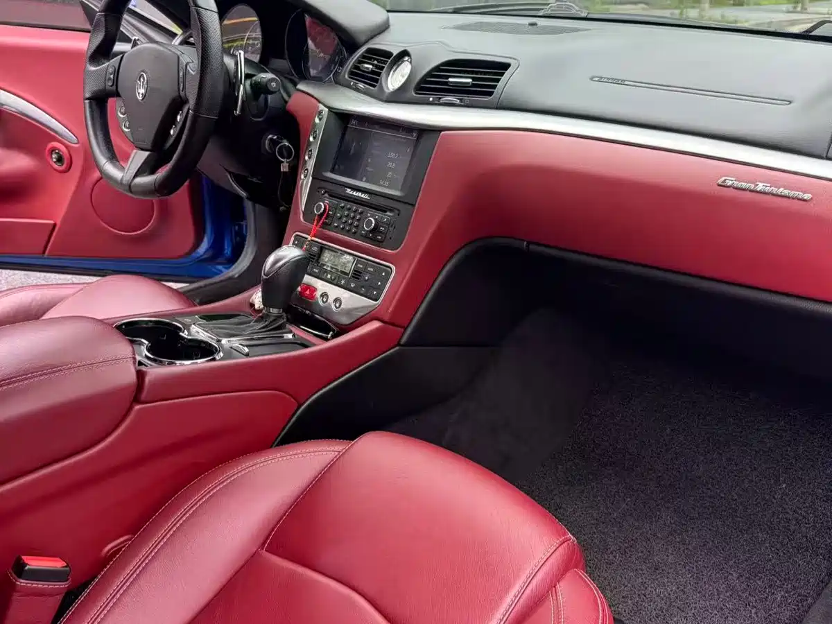 Maserati GranTurismo 2015 2007 4.2L Standard