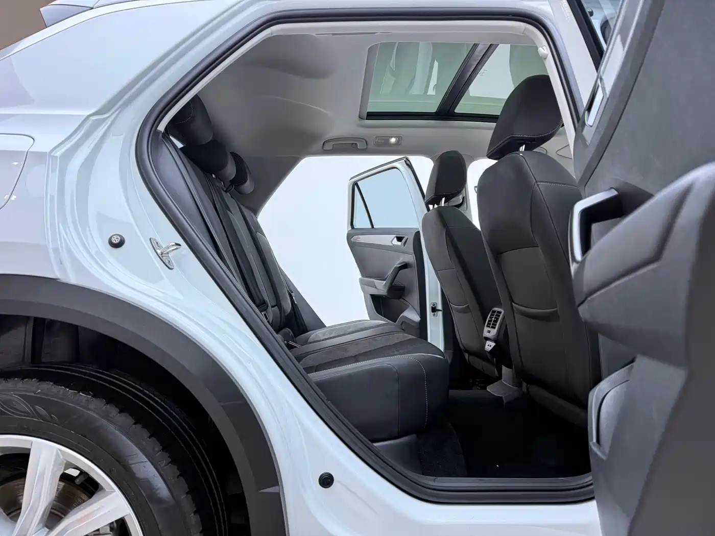 Volkswagen T-ROC 2021 Facelift 280TSI DSG 2WD Elite Smart Connect Edition фото 16