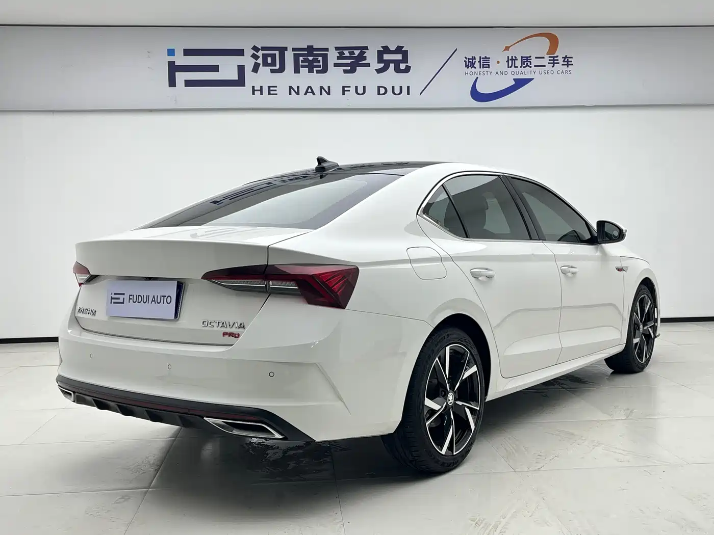 Škoda Octavia 2022 PRO TSI280 Premium Edition фото 4
