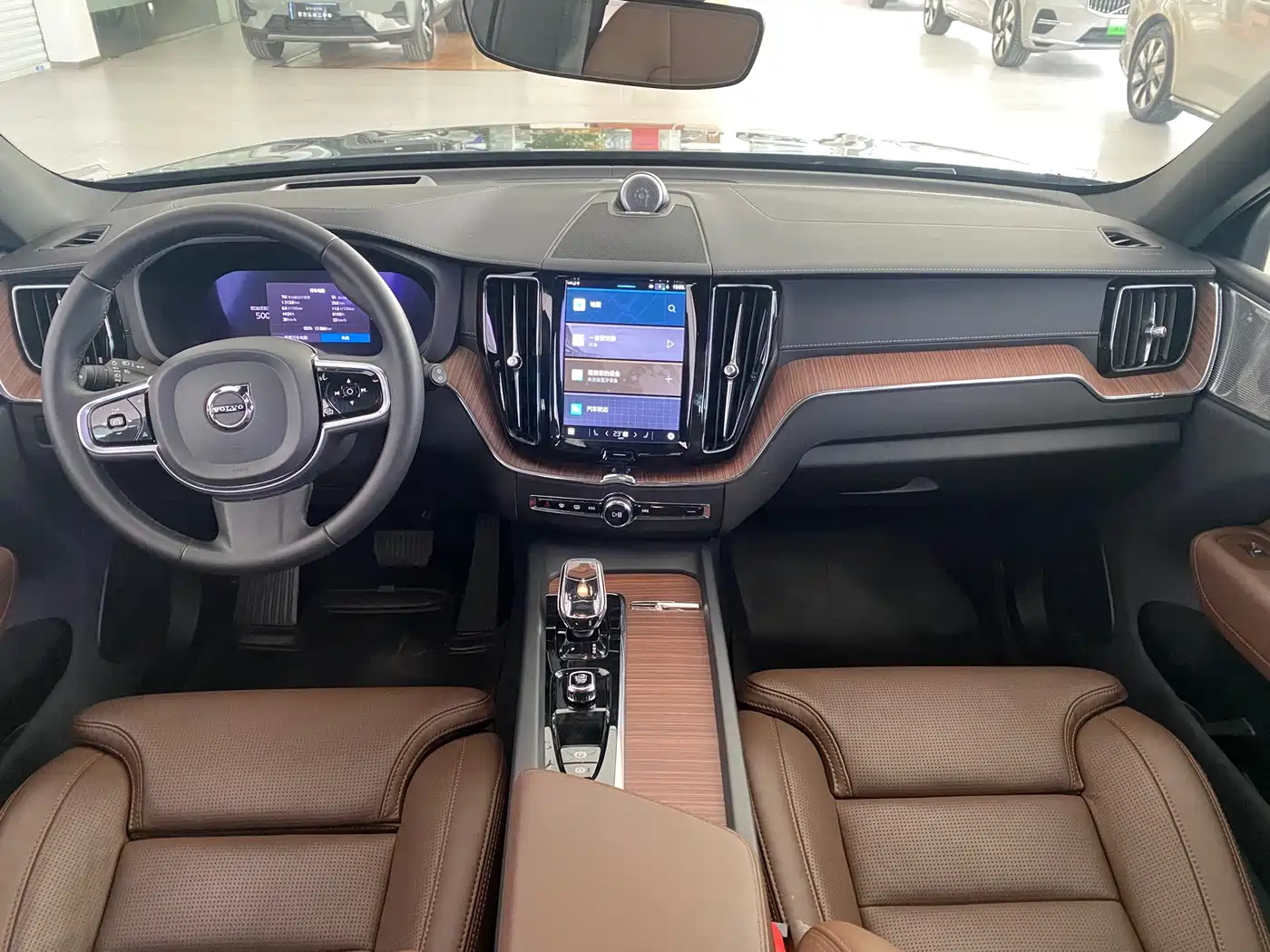 VOLVO XC60 PLUG IN HYBRID