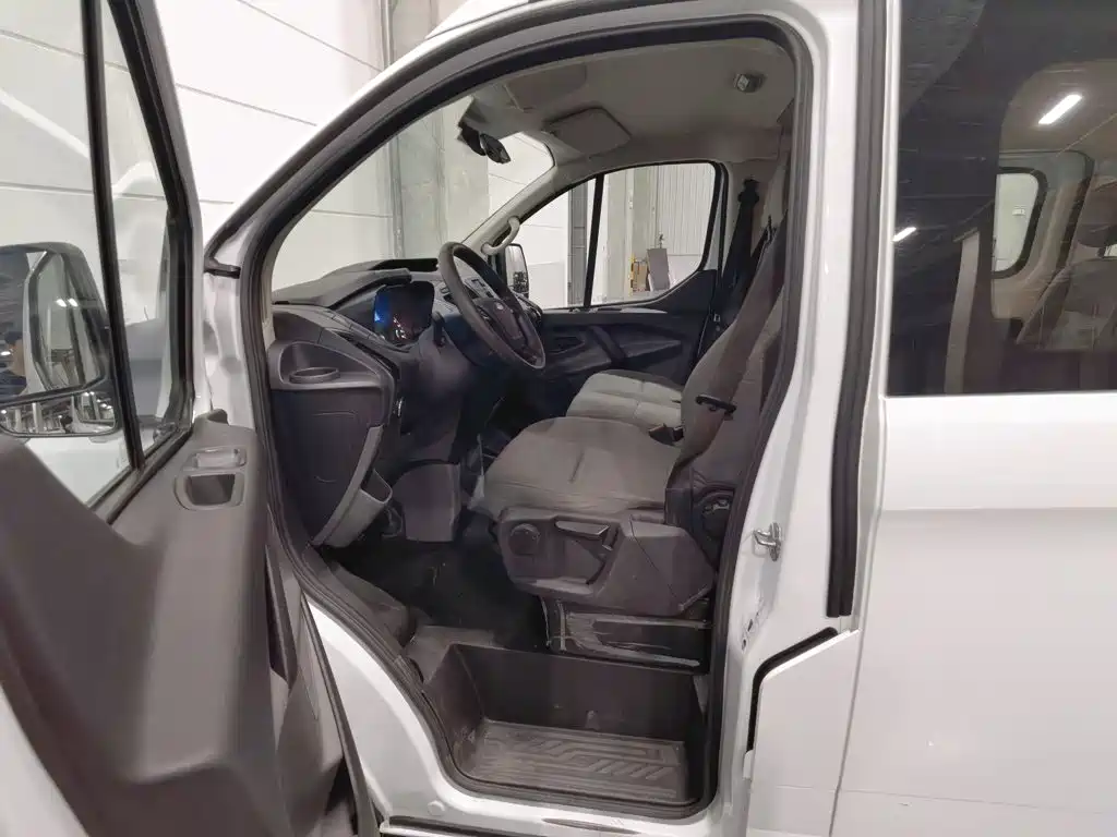 Ford Transit 2021 2019 2.0T Gasoline Multi-Purpose Commercial Vehicle Short Wheelbase Medium Roof 6-Seater China VI