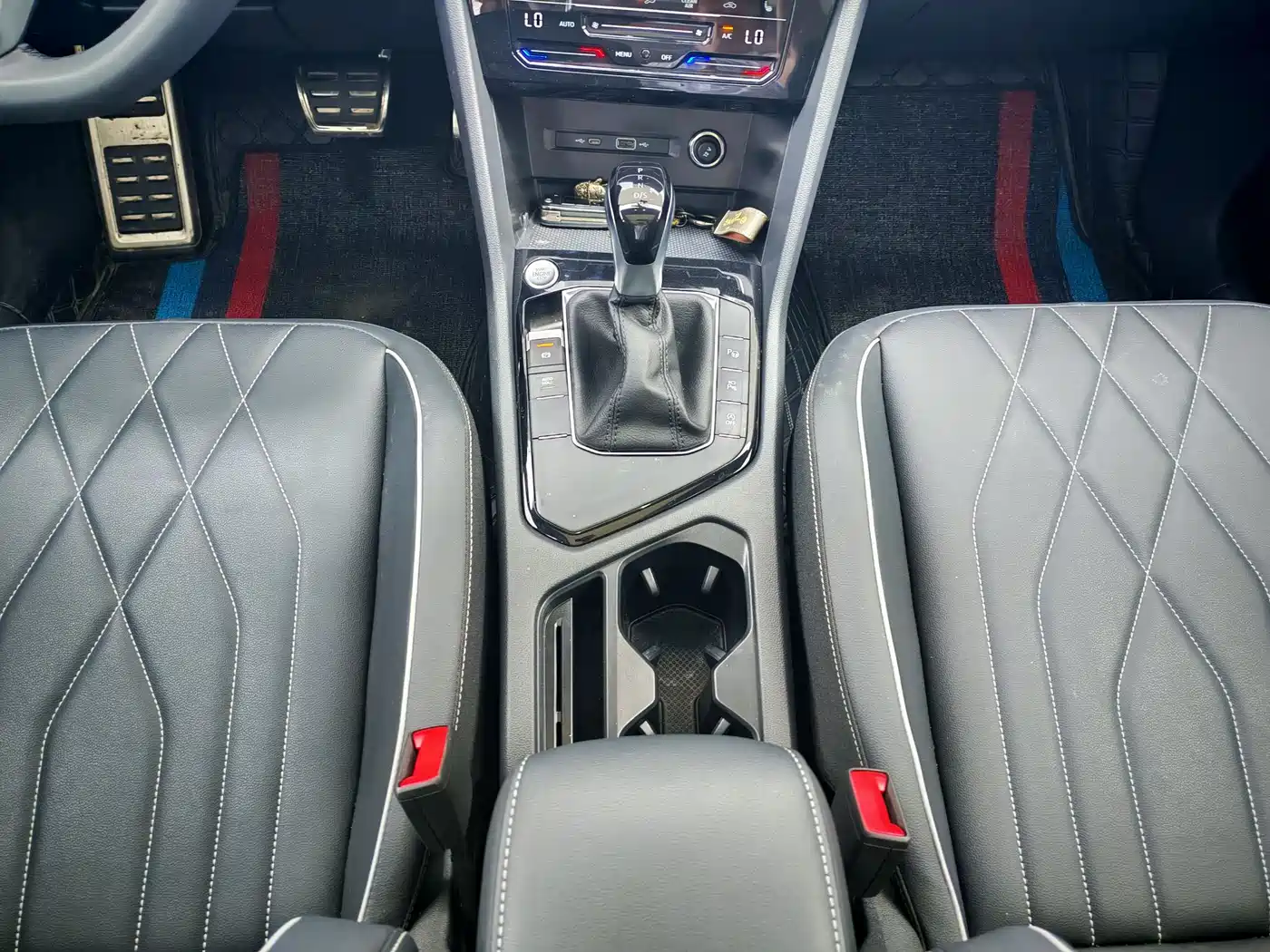 Volkswagen Tiguan L 2024 330TSI Automatic 2WD R-Line Premium Enjoyment Edition фото 11