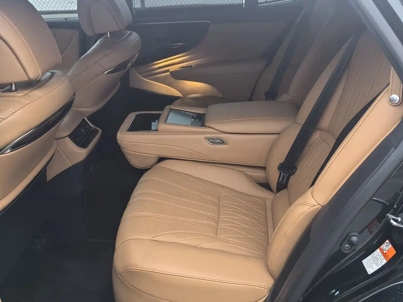 Lexus LS 2021 500h Luxury Edition фото 10
