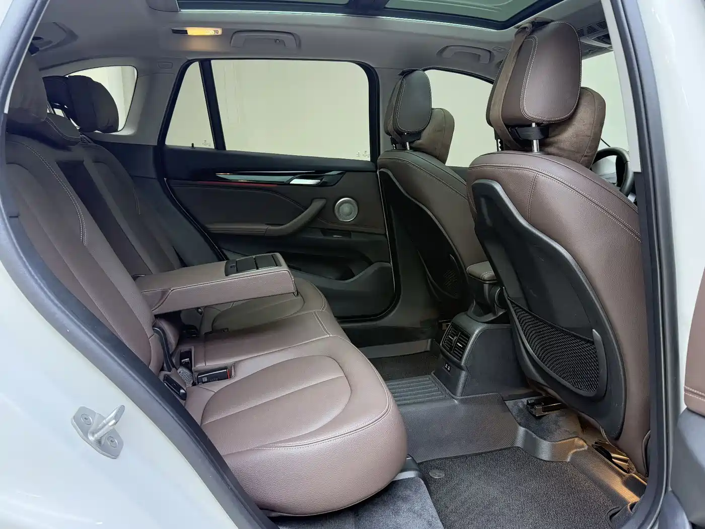 BMW X1 2022 sDrive25Li Leading фото 12