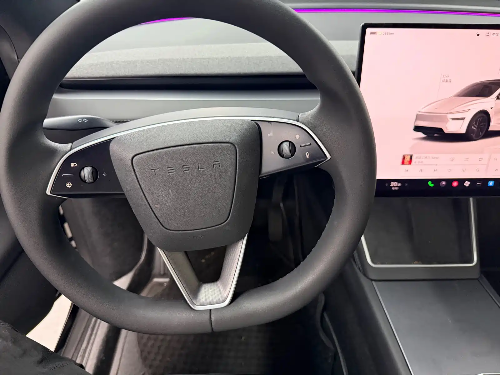 Фото 14 - Tesla Model Y