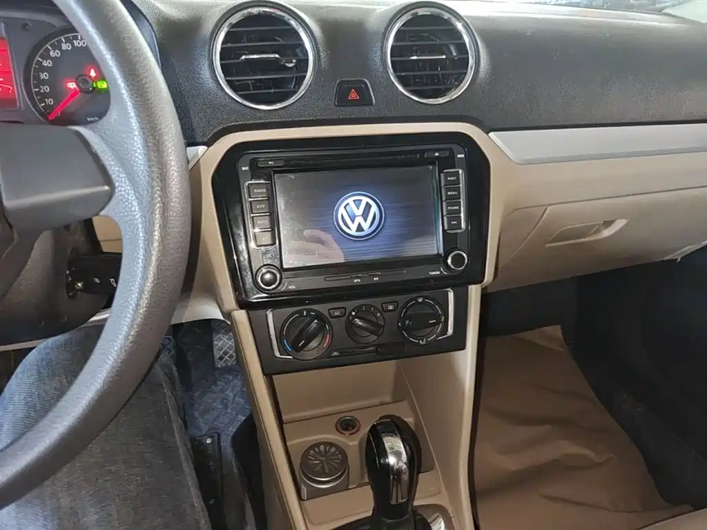 Volkswagen Jetta 2015 1.6L Auto Comfort фото 13