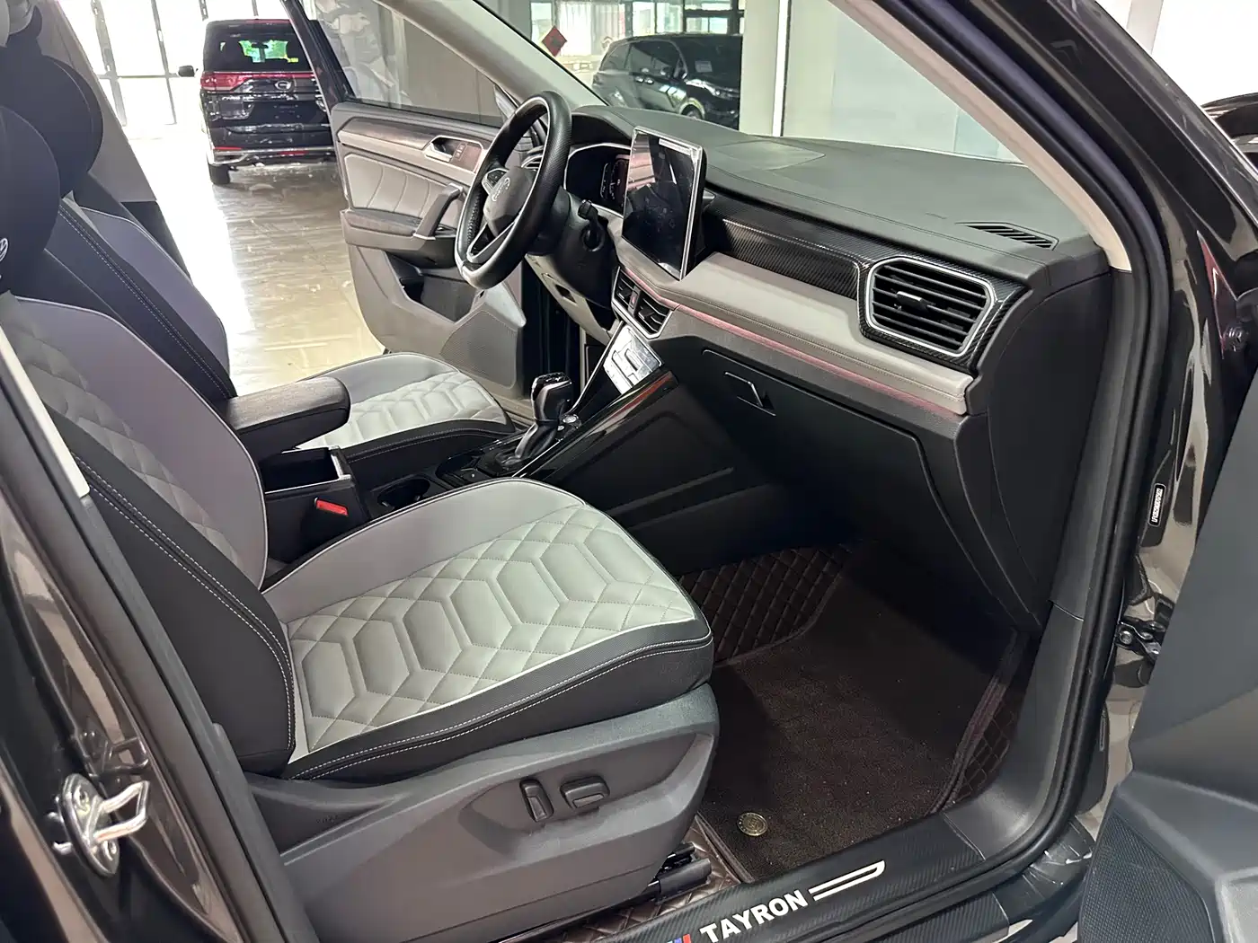 Volkswagen Tayron 2024 300TSI 2WD Luxury Plus Advanced фото 6
