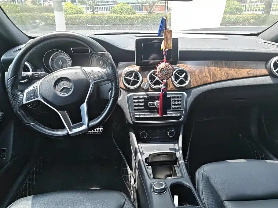 Mercedes-Benz GLA 2015 GLA 260 4MATIC Sport фото 12