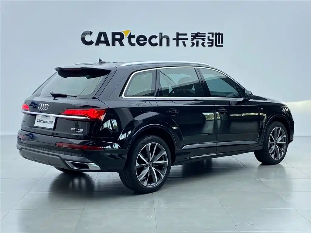 Audi Q7 2022 55 TFSI quattro S line Sport фото 4