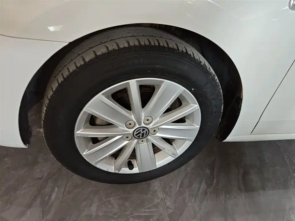 Volkswagen Jetta 2015 1.6L Auto Comfort фото 23