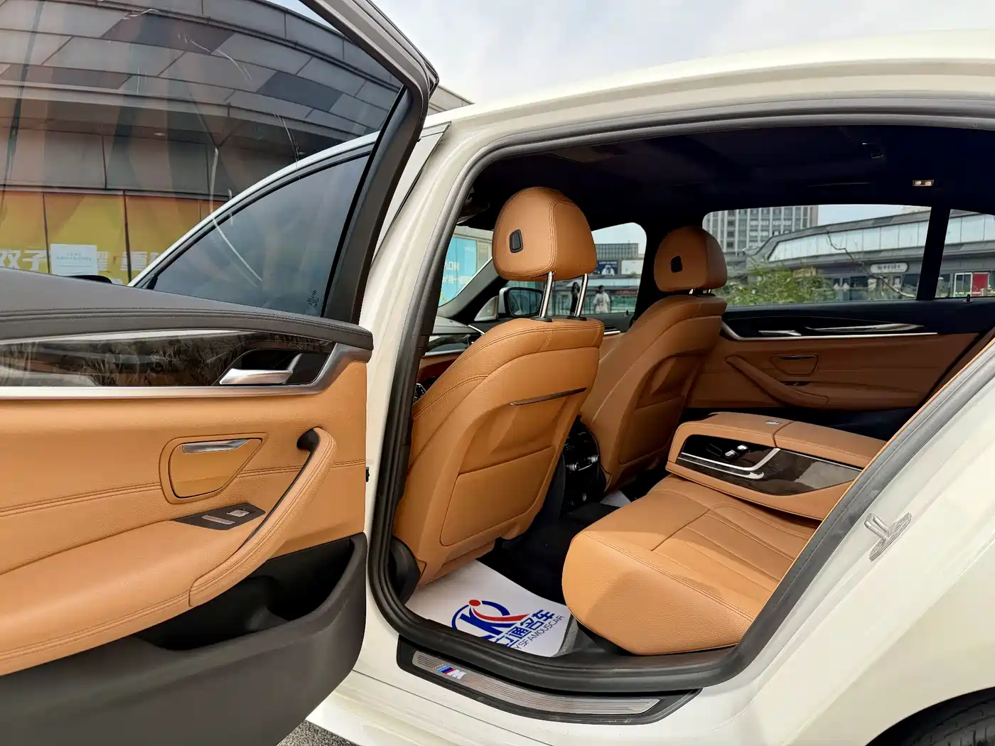 BMW 5 Series 2019 530Li Leading M Sport Package фото 8