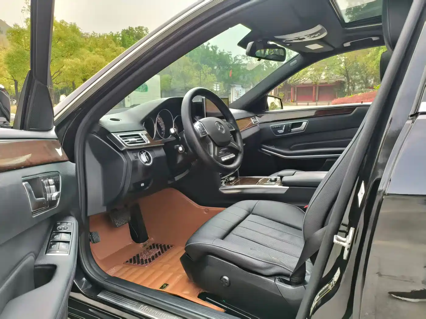 Mercedes-Benz E-Class 2015 Facelift E 200 L фото 10