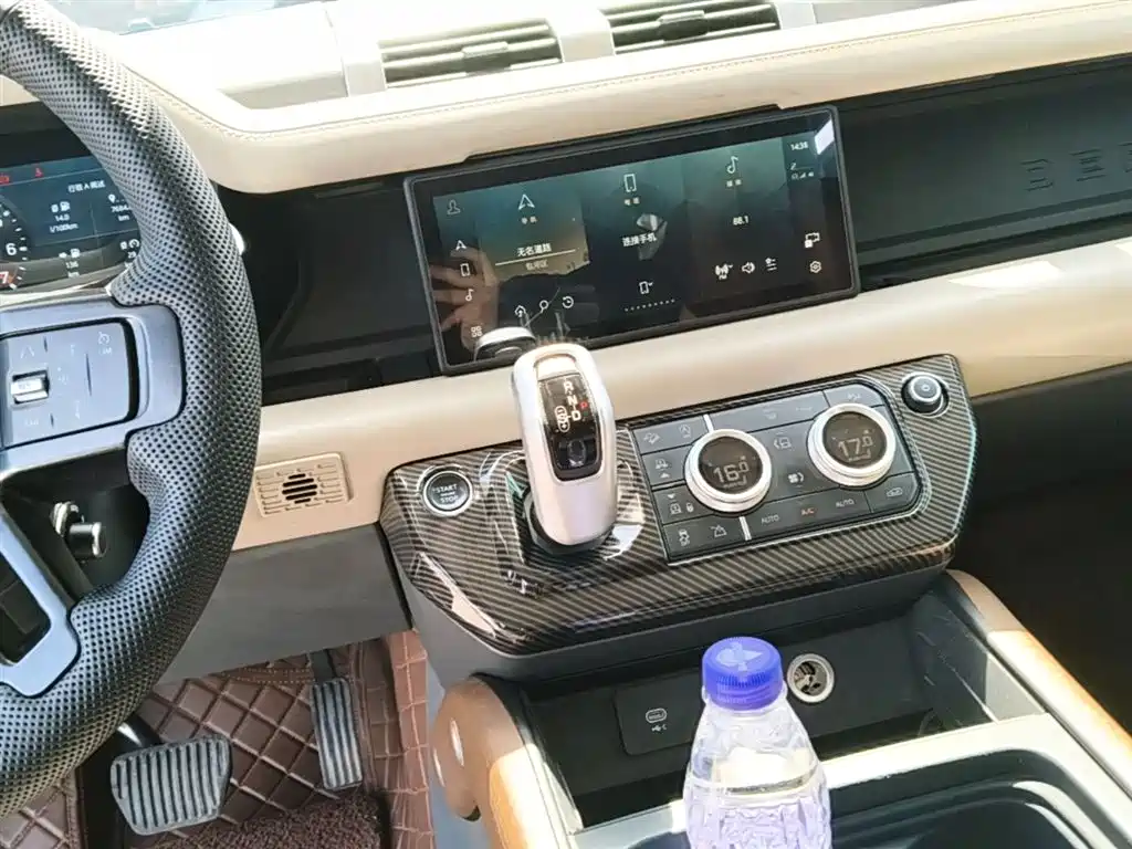Land Rover Defender 2021 110 P400 X-DYNAMIC HSE фото 14