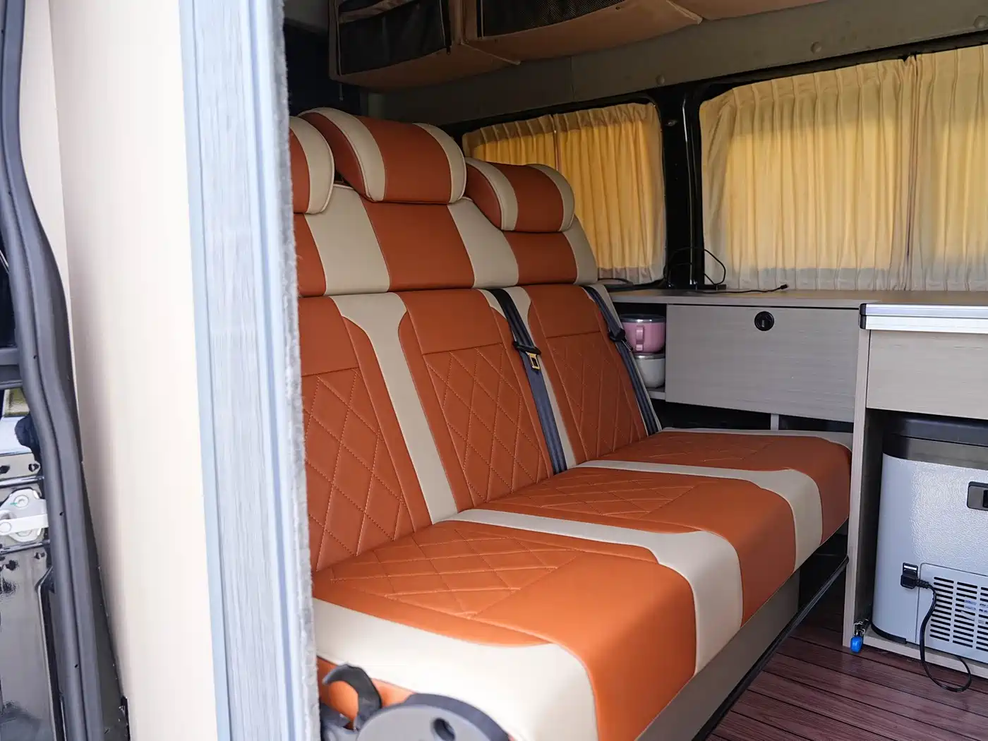 Jiangling JMC Fushun 2025 2023 Model 2.0T Automatic Short Wheelbase Medium Roof Commercial MPV 6 Seats