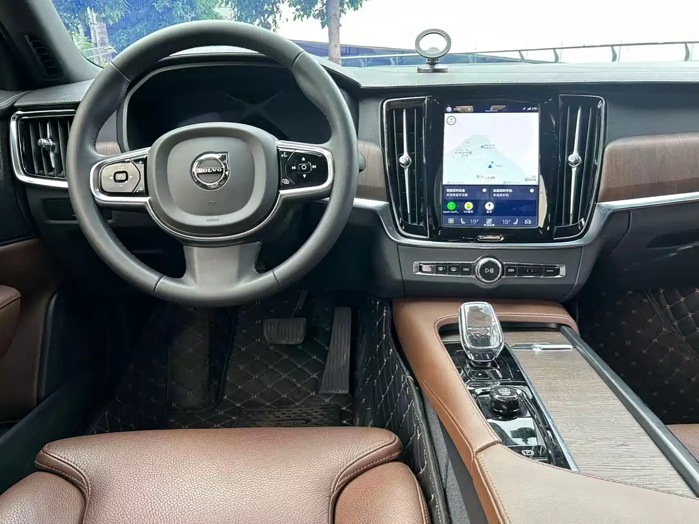 Фото 14 - Volvo S90