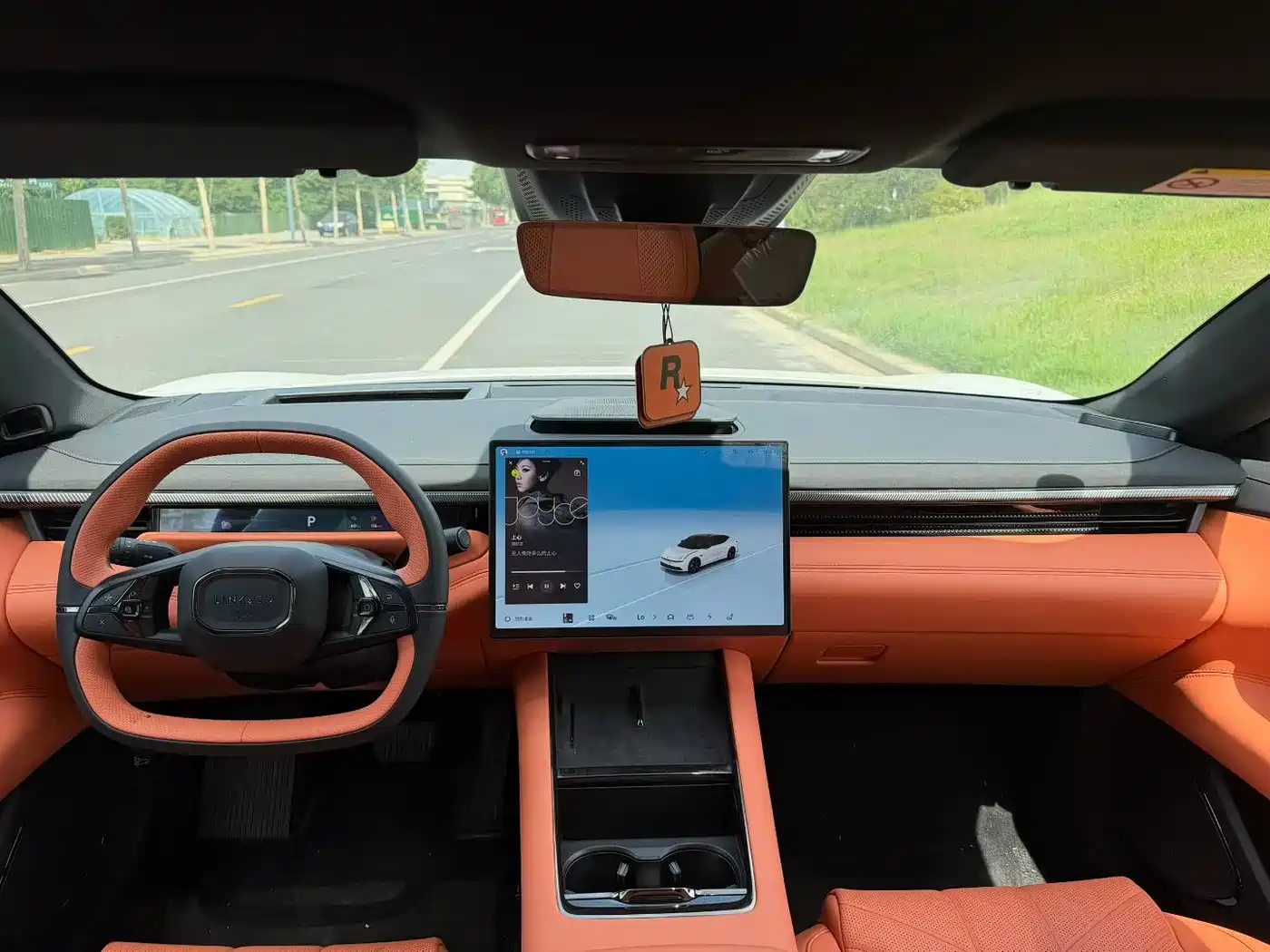 Lynk & Co 10 EM-P 2025 Model 120 AWD Halo фото 6