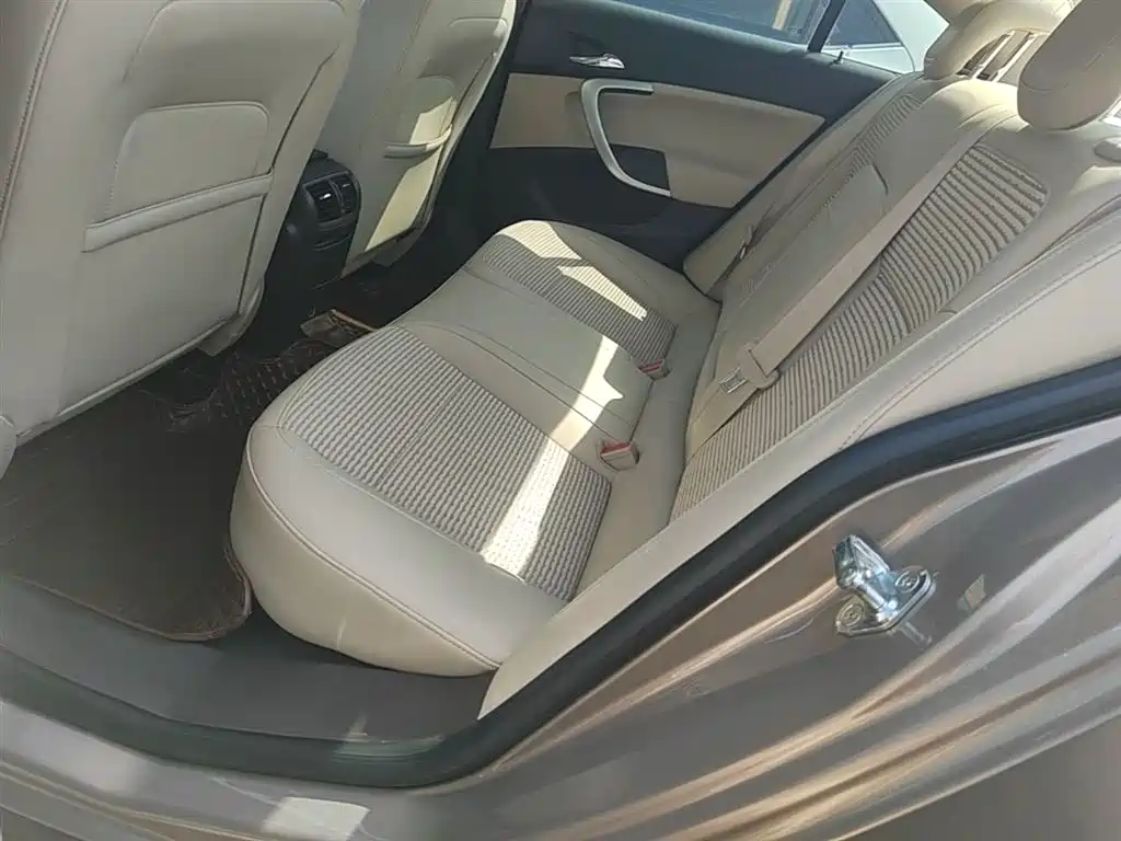 Buick Regal 2015 2.0L Leading Fashion Model фото 17