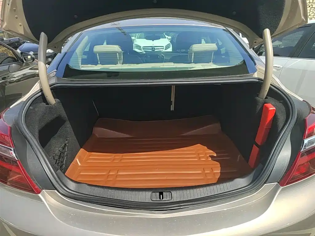 Buick Regal 2015 2.0L Leading Fashion Model фото 19