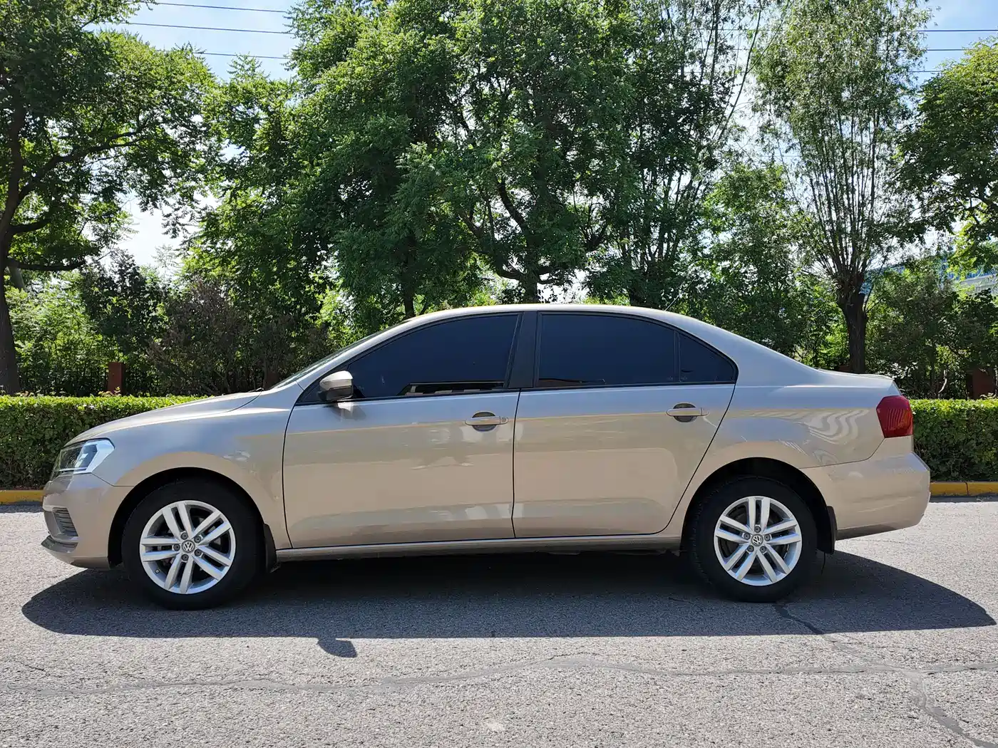 Volkswagen Jetta 2019 Dream Edition 1.4L Manual Fashion фото 5