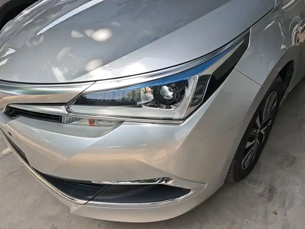 Toyota Corolla 2017 Facelift Hybrid 1.8L E-CVT Elite Edition фото 24