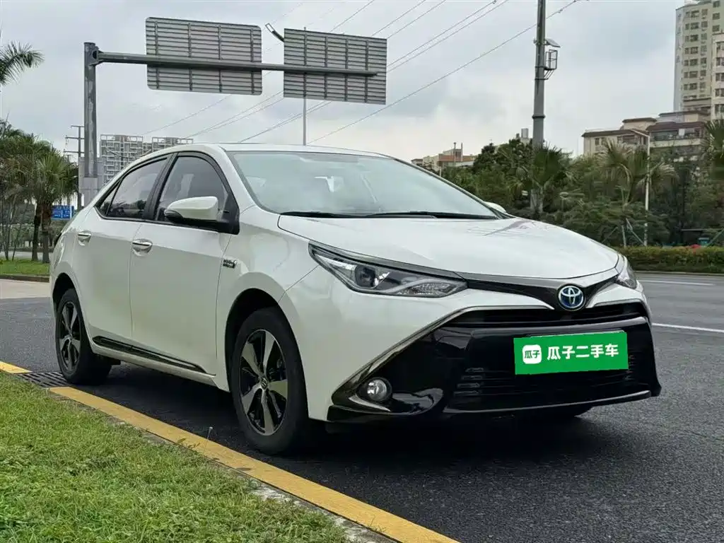 Toyota Levin Twin Engine E+ 2019 1.8PH V E-CVT Luxury Edition фото 4
