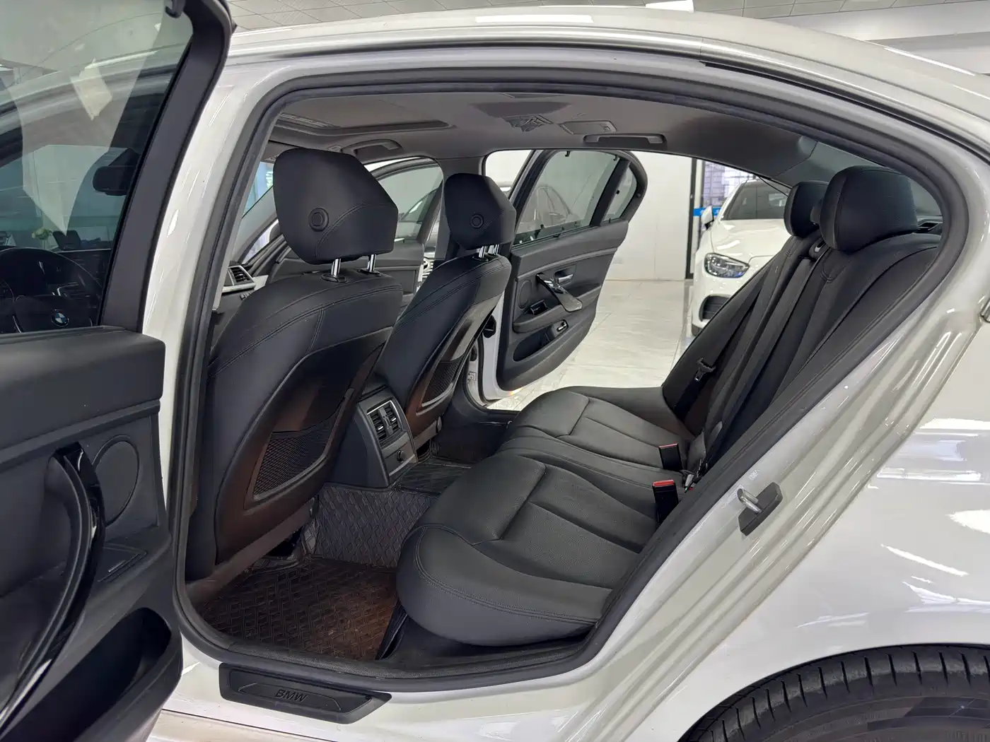 BMW 3 Series 2018 320Li Fashion Style фото 9