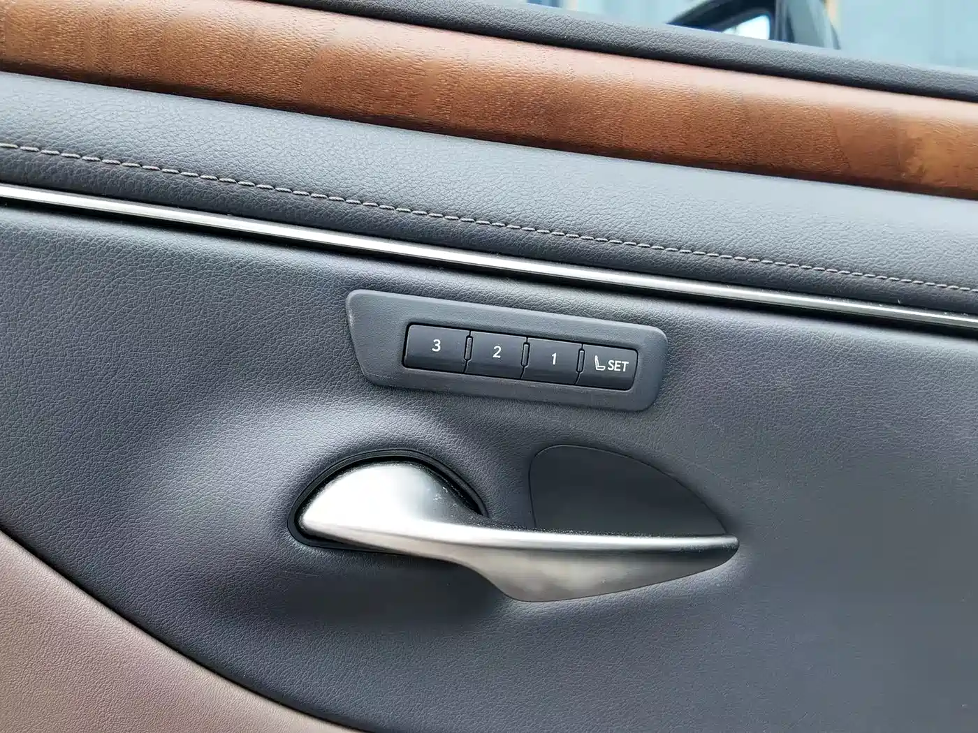 Lexus ES 2020 200 Luxury фото 6