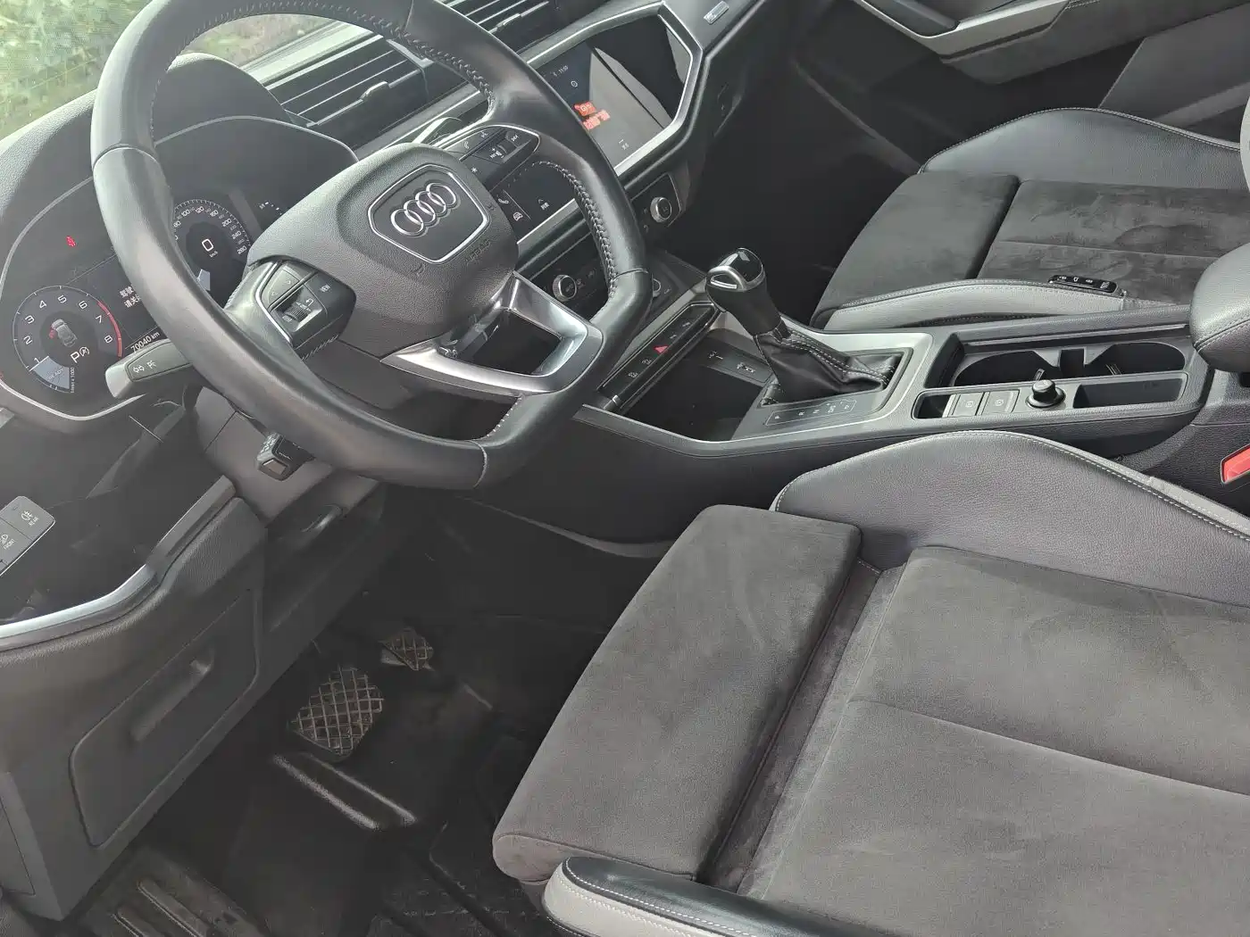 Photo 6 - Audi Q3