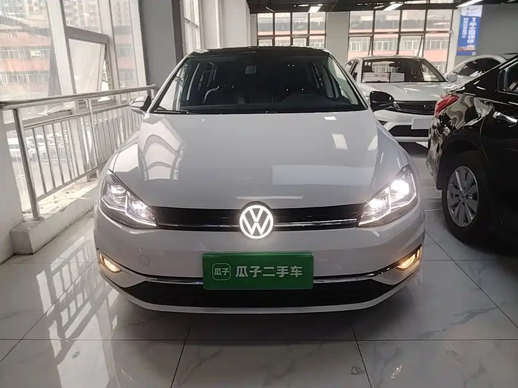 Volkswagen Golf 2020 Beloved Edition 280TSI DSG Comfort фото 3