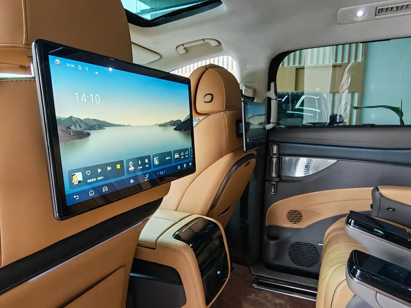 Denza D9 2022 DM-i 970 AWD Flagship фото 9