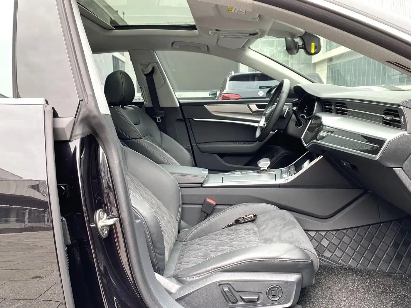 Audi A7L 2024 45TFSI quattro S-line Vision Edition Crystal Package фото 5