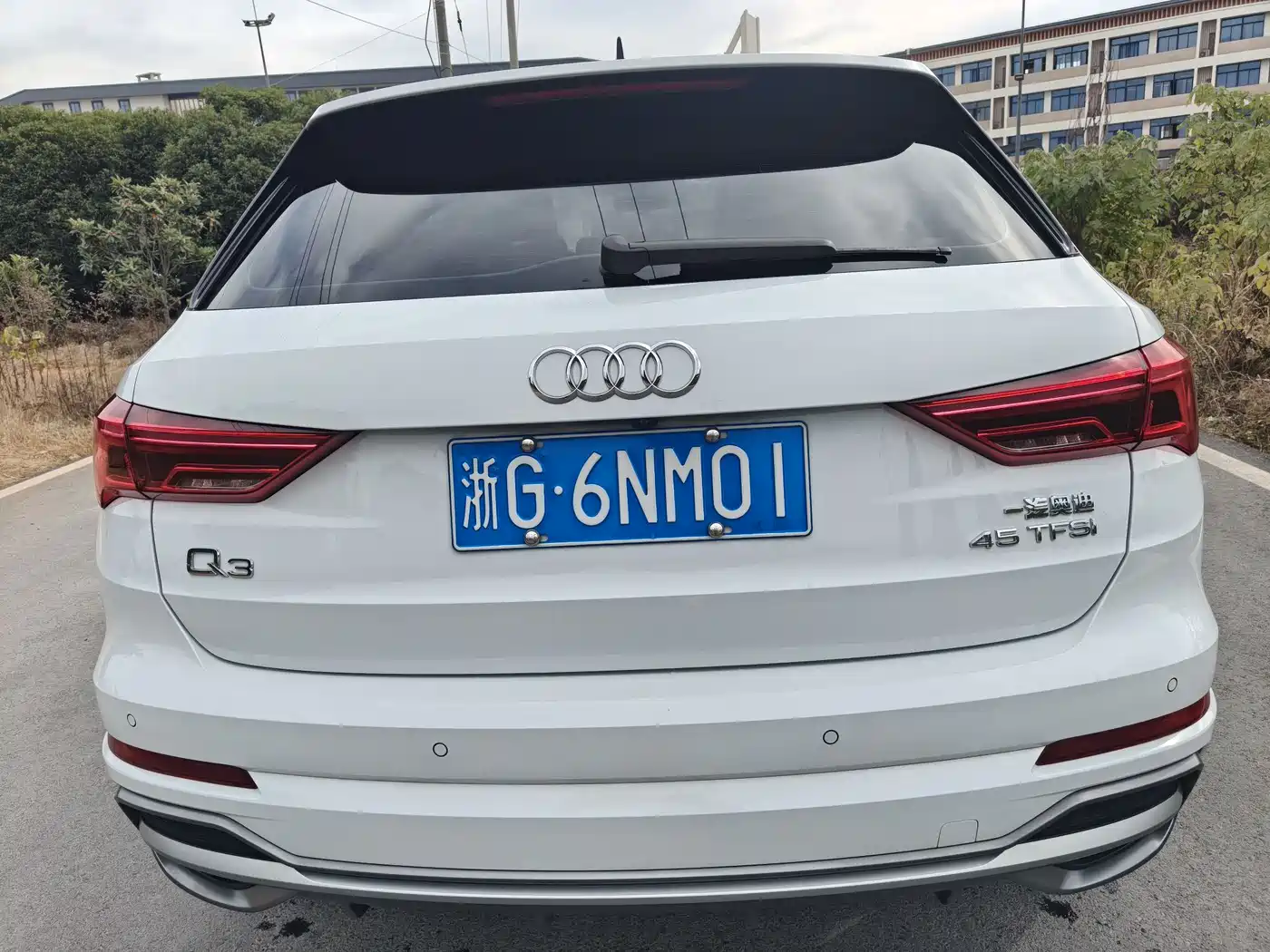 Photo 5 - Audi Q3