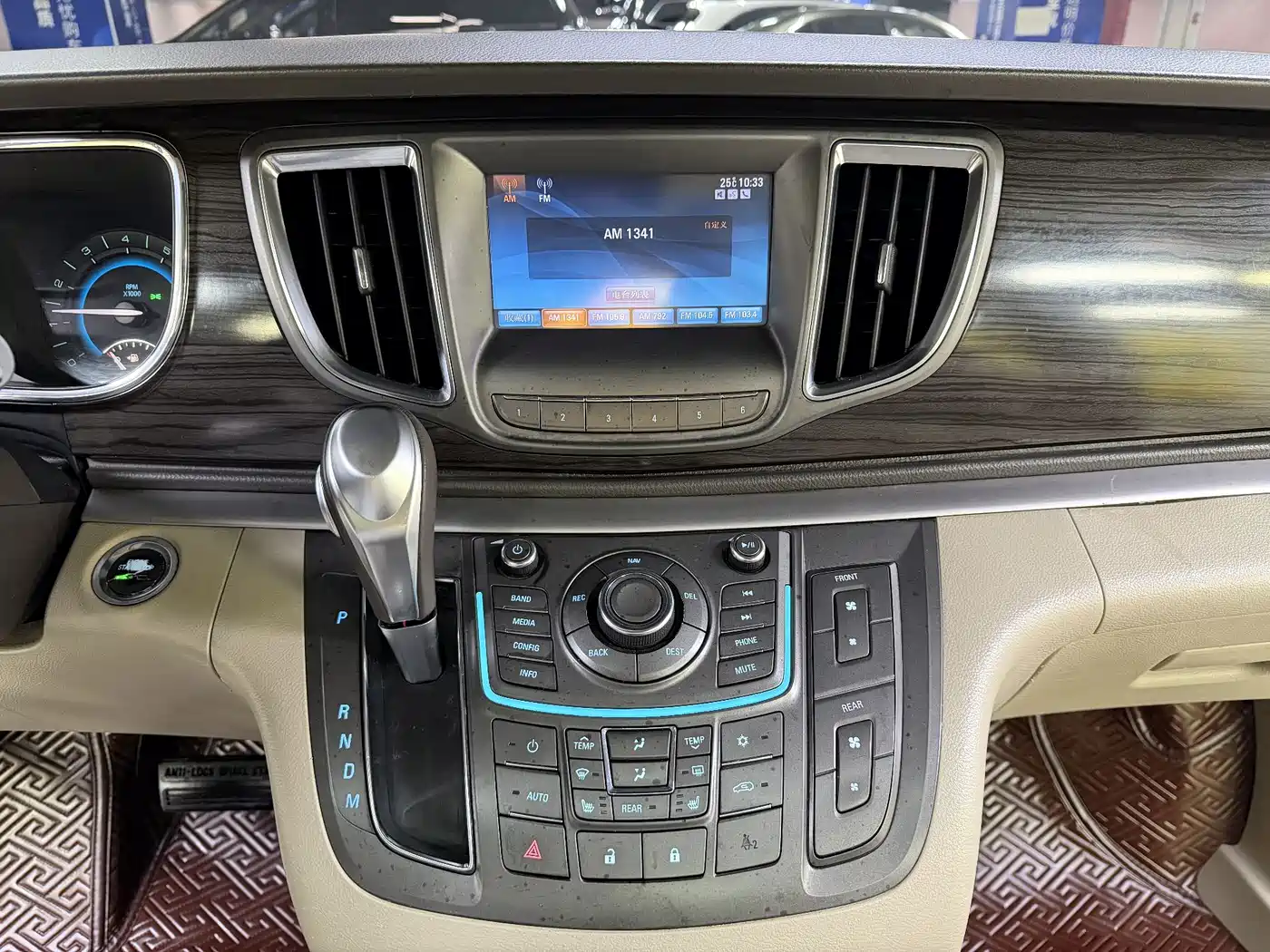 Buick GL8 2011 2011 3.0L XT Luxury Business Flagship