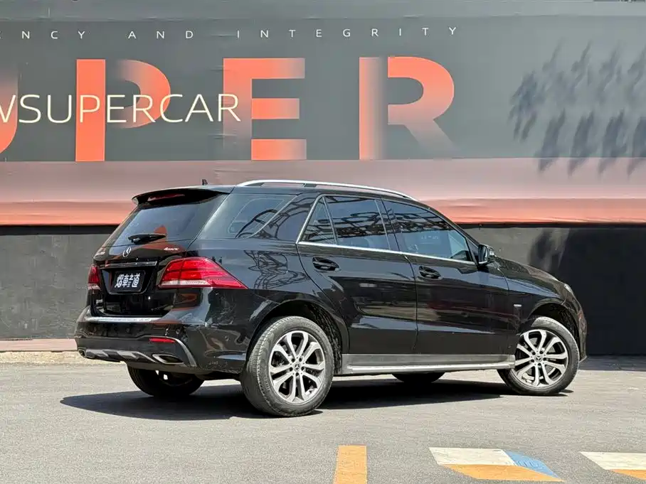 Mercedes-Benz GLE 2018 GLE 320 4MATIC Dynamic Ultimate Edition фото 3