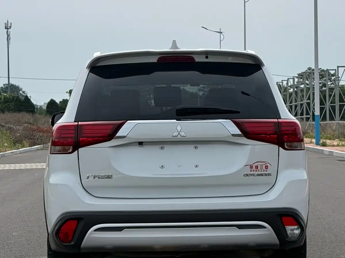 Mitsubishi Outlander 2019 2.0L 2WD Enjoy 5-Seater China VI фото 5