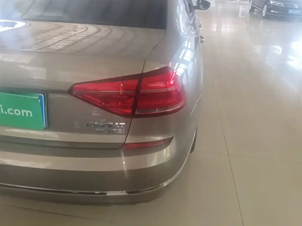 Volkswagen Passat 2017 330TSI DSG Prestige фото 8