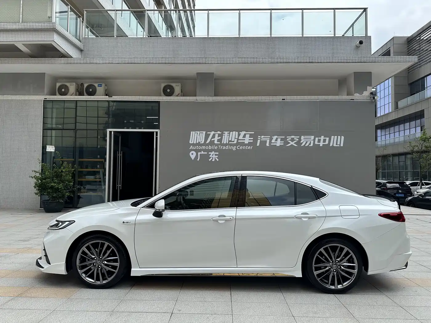 Toyota Camry 2024 Model Dual Hybrid 2.0HXS Sport Plus Edition фото 19