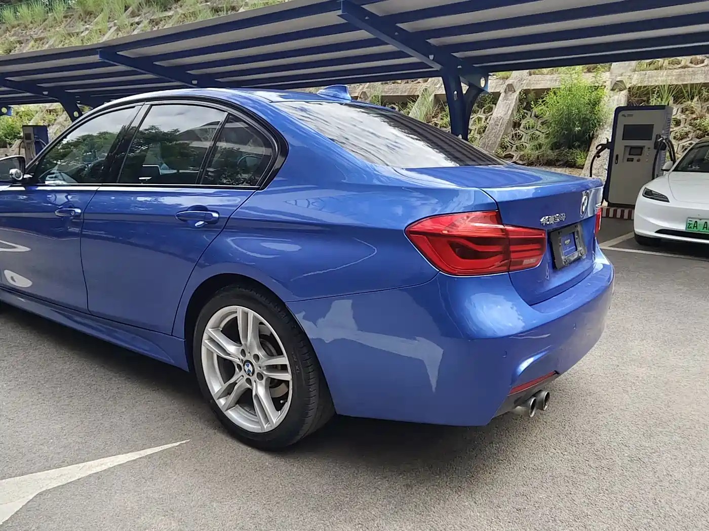 BMW 3 Series 2017 320i M Sport фото 31